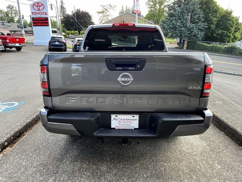 Used 2025 Nissan Frontier SV AWD/4WD image 6