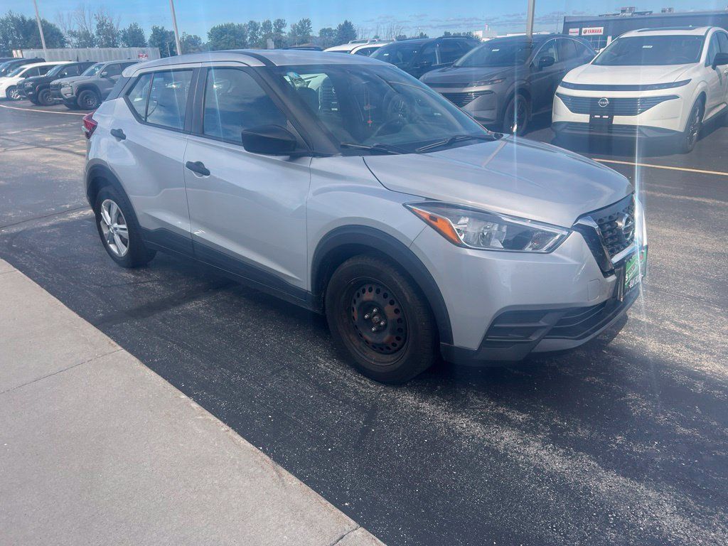 Used 2020 Nissan Kicks S FWD image 1