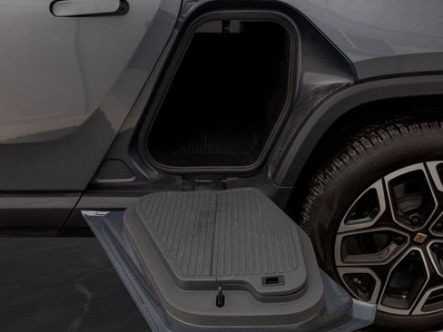 Used 2022 Rivian R1T Adventure image 37