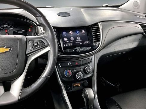 Used 2022 Chevrolet Trax LT w/ Redline Edition image 10