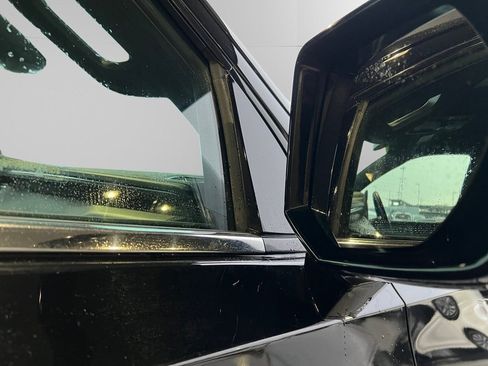 Used 2023 Chevrolet Suburban LT image 13