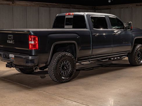Used 2018 GMC Sierra 2500 Denali w/ Duramax Plus Package image 9
