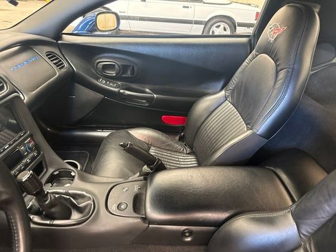 Used 2004 Chevrolet Corvette Z06 w/ Z06 Preferred Equipment Group RWD image 27