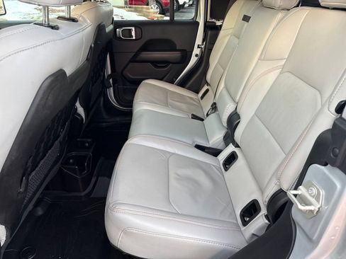 Used 2023 Jeep Gladiator Mojave w/ Cold Weather Group image 25