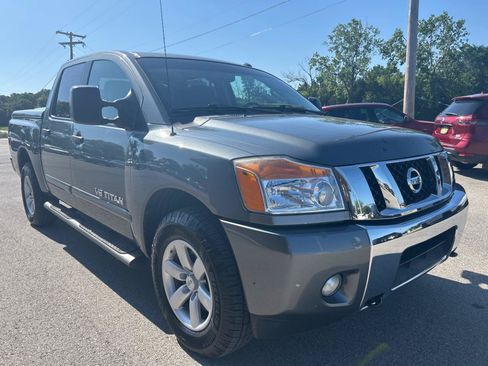 Used 2013 Nissan Titan SV w/ SV Premium Utility Pkg AWD/4WD image 3