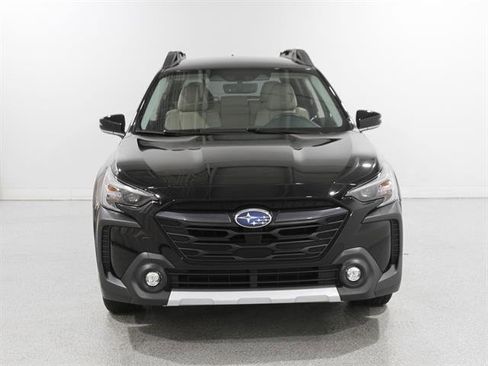 Used 2023 Subaru Outback Limited image 2