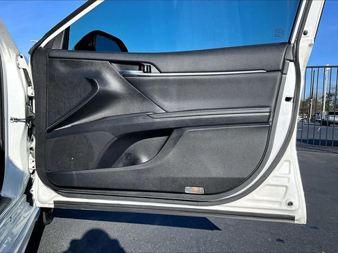 Used 2022 Toyota Camry XSE image 26