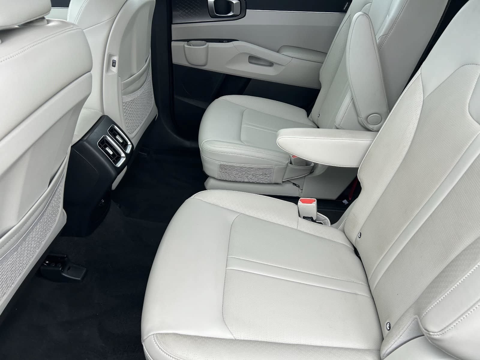 Used 2025 Kia Sorento EX w/ Panoramic Sunroof Package FWD image 20