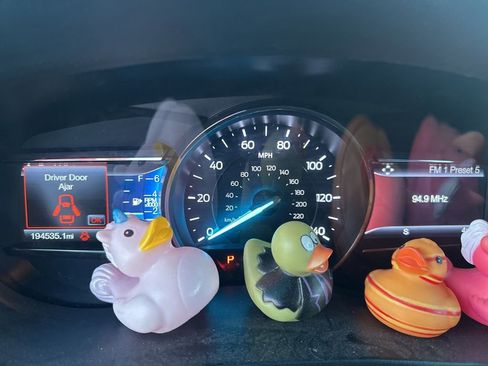 Used 2017 Ford Explorer Sport w/ Equipment Group 401A image 12