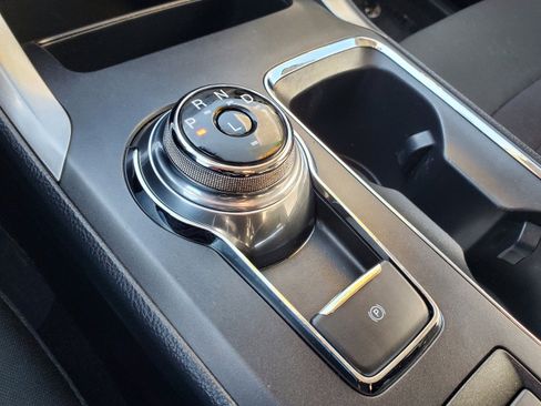 Used 2020 Ford Fusion SE image 26