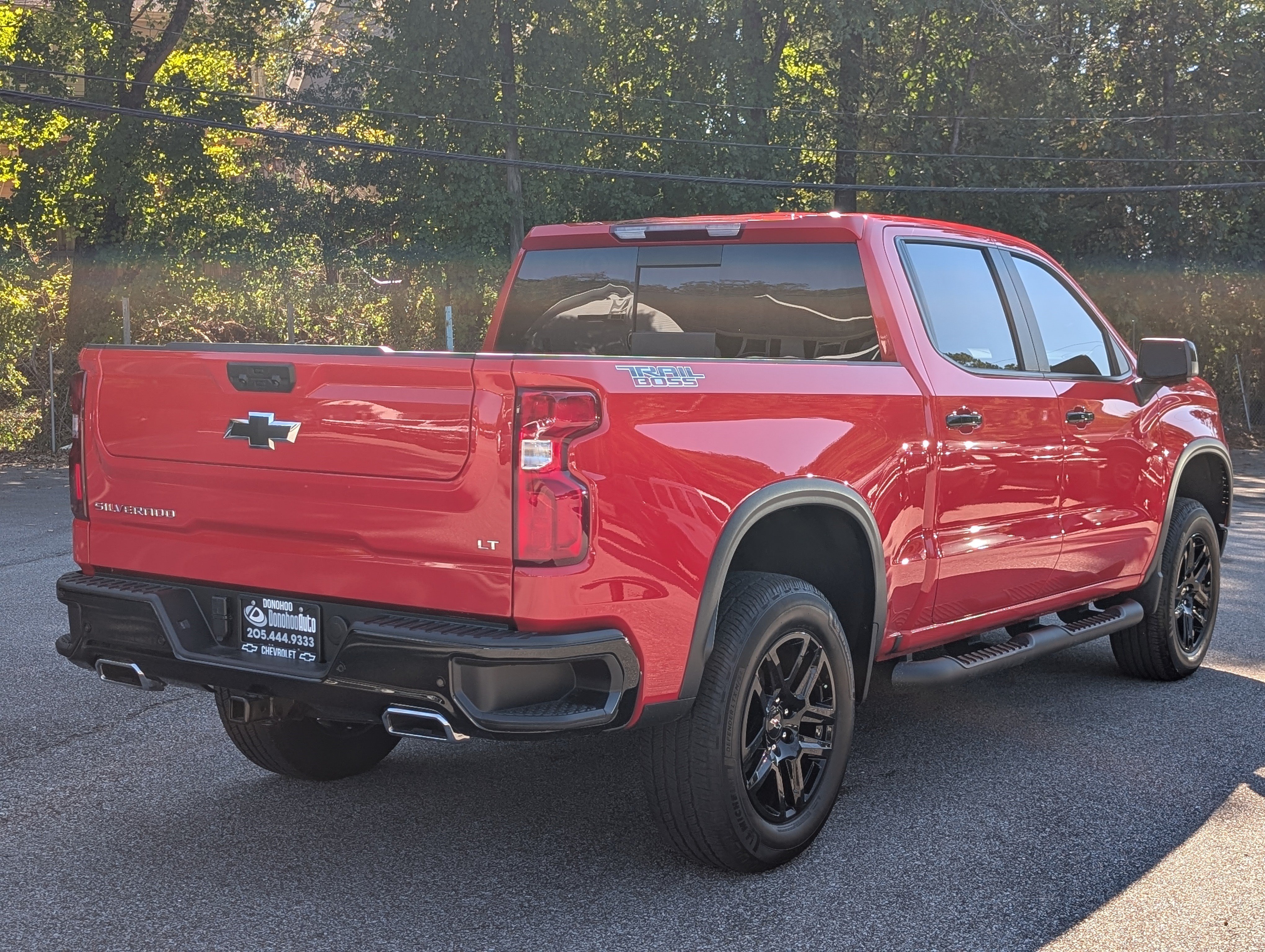 Used 2024 Chevrolet Silverado 1500 LT Trail Boss w/ LT Trail Boss Premium Package AWD/4WD image 9