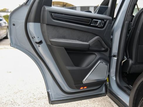 Used 2023 Porsche Cayenne Turbo GT image 57