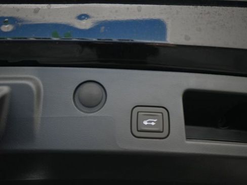 New 2026 Chevrolet Equinox LT w/ Convenience Package II image 9