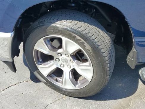 Used 2023 RAM 1500 Laramie AWD/4WD image 4