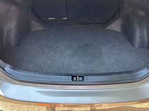 Used 2017 Toyota Corolla LE FWD image 16