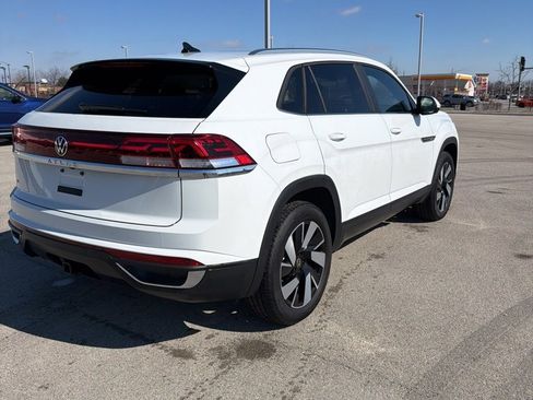 Certified 2025 Volkswagen Atlas Cross Sport SE w/ Panoramic Sunroof Package image 4