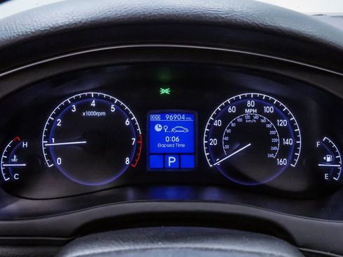 Used 2013 Hyundai Genesis 3.8 w/ Premium Pkg image 21