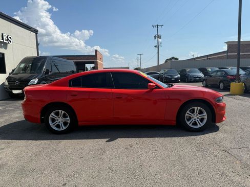 Used 2021 Dodge Charger SXT w/ Leather Interior Group RWD image 5