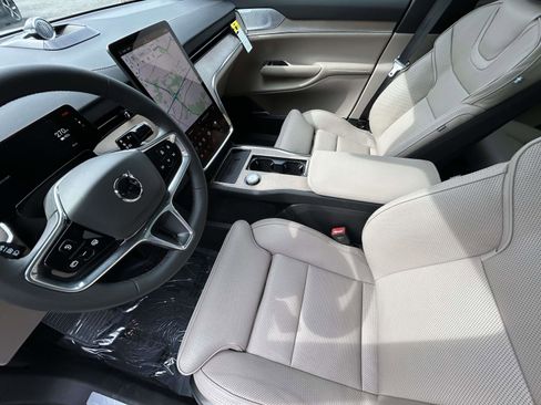 New 2026 Volvo EX90 Ultra image 10