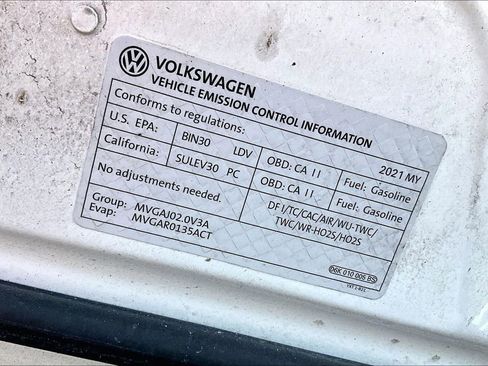 Used 2021 Volkswagen Tiguan SE AWD/4WD image 33