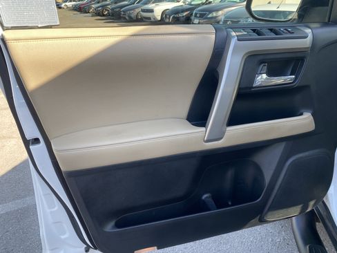 Used 2014 Toyota 4Runner SR5 Premium RWD image 13