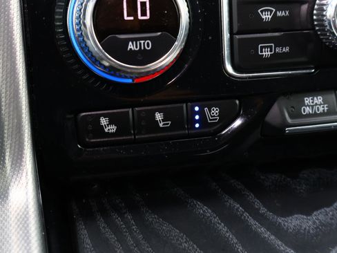 Used 2023 GMC Yukon XL Denali w/ Denali Reserve Package image 30