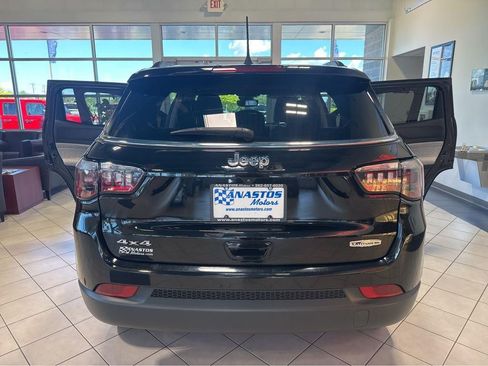 Used 2022 Jeep Compass Latitude AWD/4WD image 12