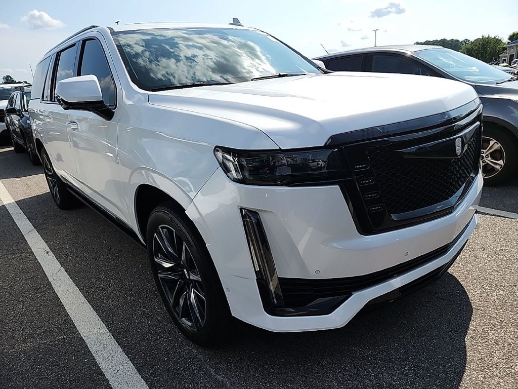 Used 2021 Cadillac Escalade ESV Sport Platinum w/ Heavy-Duty Trailer Package AWD/4WD image 2