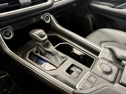 Used 2025 Toyota Grand Highlander AWD image 42