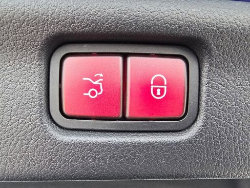 Used 2022 Mercedes-Benz C 300 4MATIC Sedan image 19