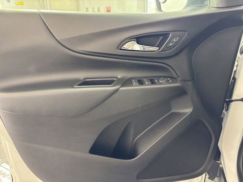 Used 2018 Chevrolet Equinox LT FWD image 13