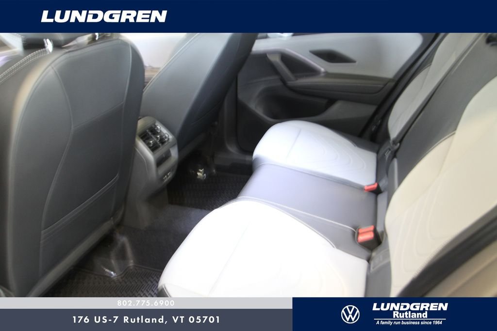 New 2026 Volkswagen Tiguan SE R-Line AWD/4WD image 8