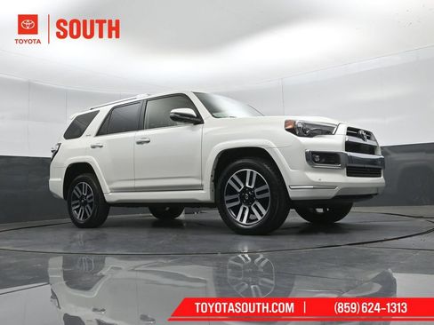 Used 2023 Toyota 4Runner Limited AWD/4WD image 40