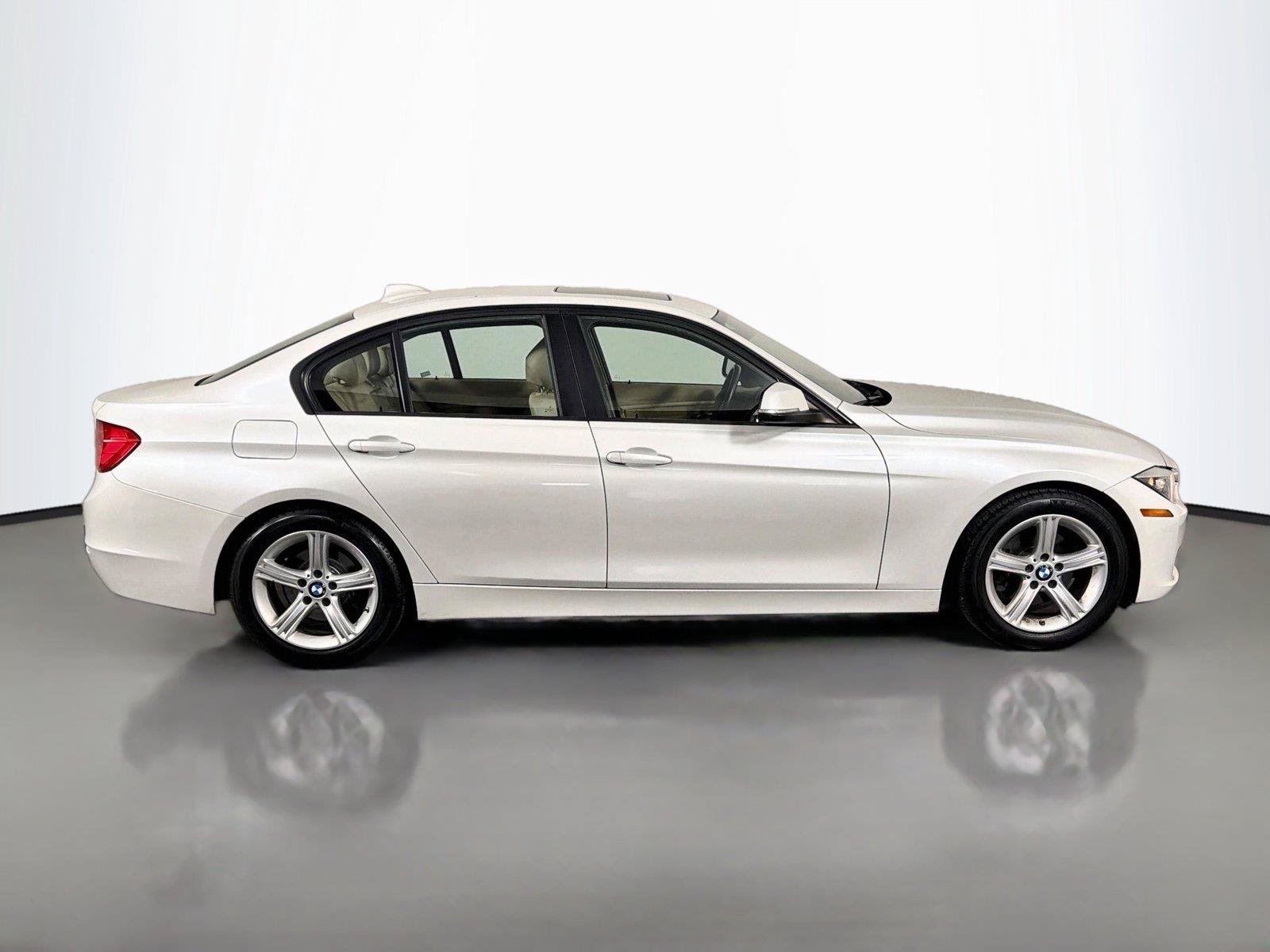 Used 2013 BMW 328i Sedan RWD image 4