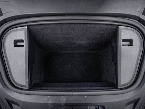 Used 2022 Porsche Taycan 4S image 28