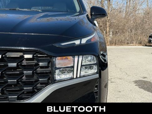 Used 2023 Hyundai Santa Fe SE image 3