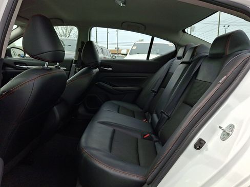 Used 2024 Nissan Altima 2.5 SR FWD image 19