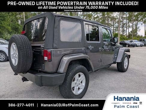 Used 2017 Jeep Wrangler Unlimited Sahara w/ Connectivity Group AWD/4WD image 3