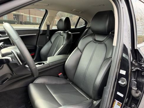 Used 2023 Genesis G70 2.0T RWD image 11