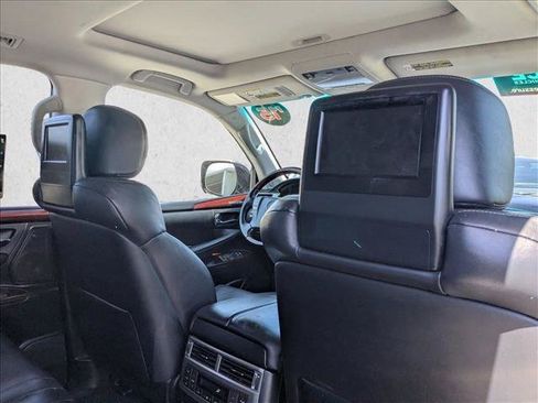 Used 2015 Lexus LX 570 4WD w/ Luxury Package image 24