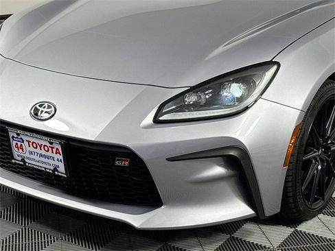 Certified 2025 Toyota GR86 Premium image 3