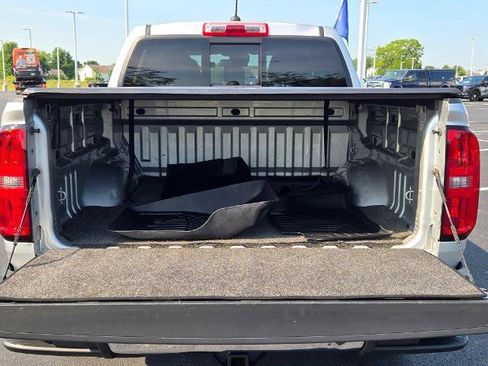 Used 2020 GMC Canyon SLE w/ Driver Alert Package AWD/4WD image 13