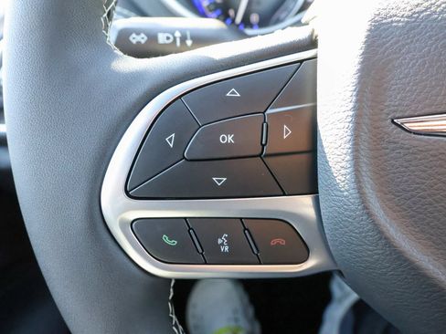 New 2026 Chrysler Pacifica Select AWD/4WD image 26