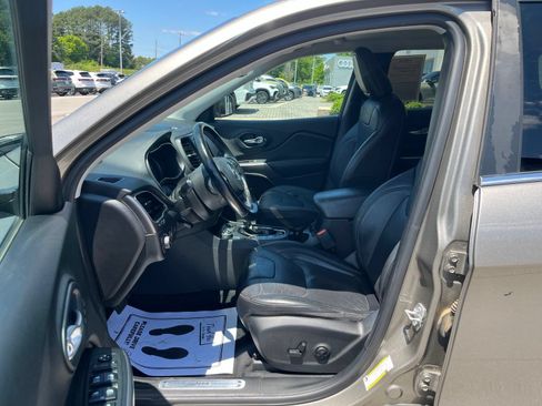 Used 2020 Jeep Cherokee Limited AWD/4WD image 26