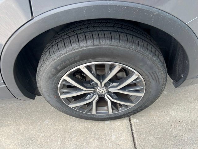 Used 2019 Volkswagen Tiguan SE w/ 3rd Row Seat Package AWD/4WD image 20