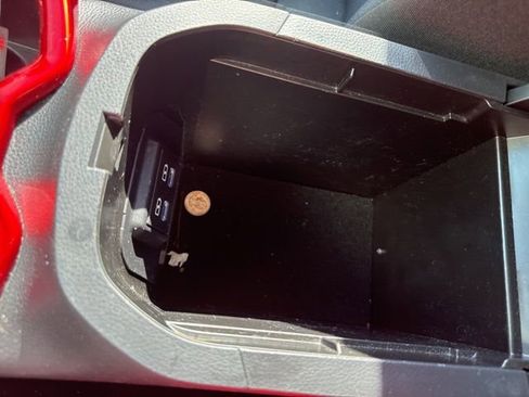 Used 2022 Toyota RAV4 XLE image 21