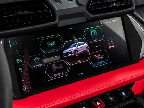 Used 2025 Lamborghini Urus SE image 26