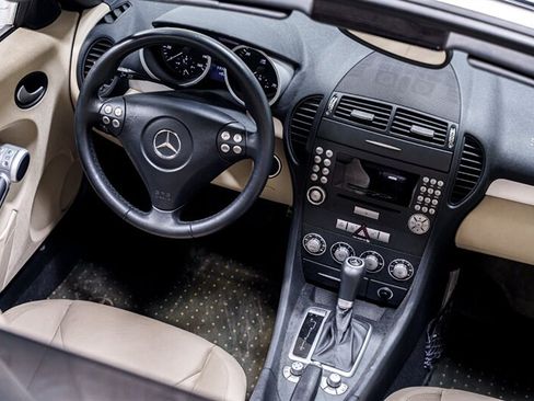 Used 2005 Mercedes-Benz SLK 350 image 12