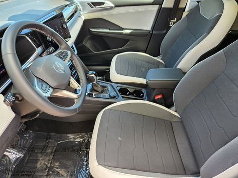 New 2026 Volkswagen Taos SE AWD/4WD image 4