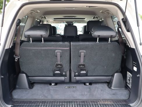 Used 2019 Lexus LX 570 4WD w/ Luxury Package image 31